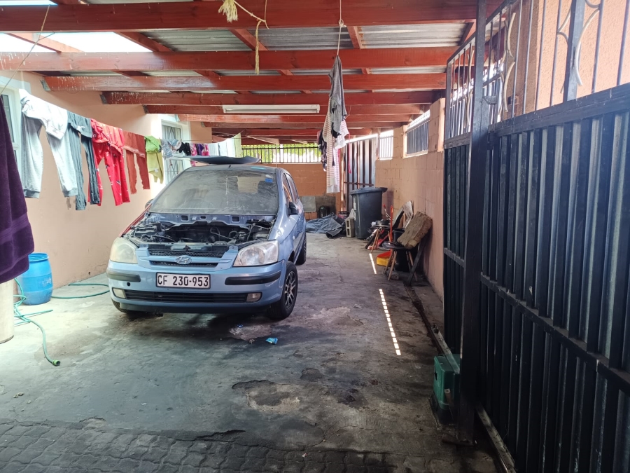4 Bedroom Property for Sale in Park Village Western Cape